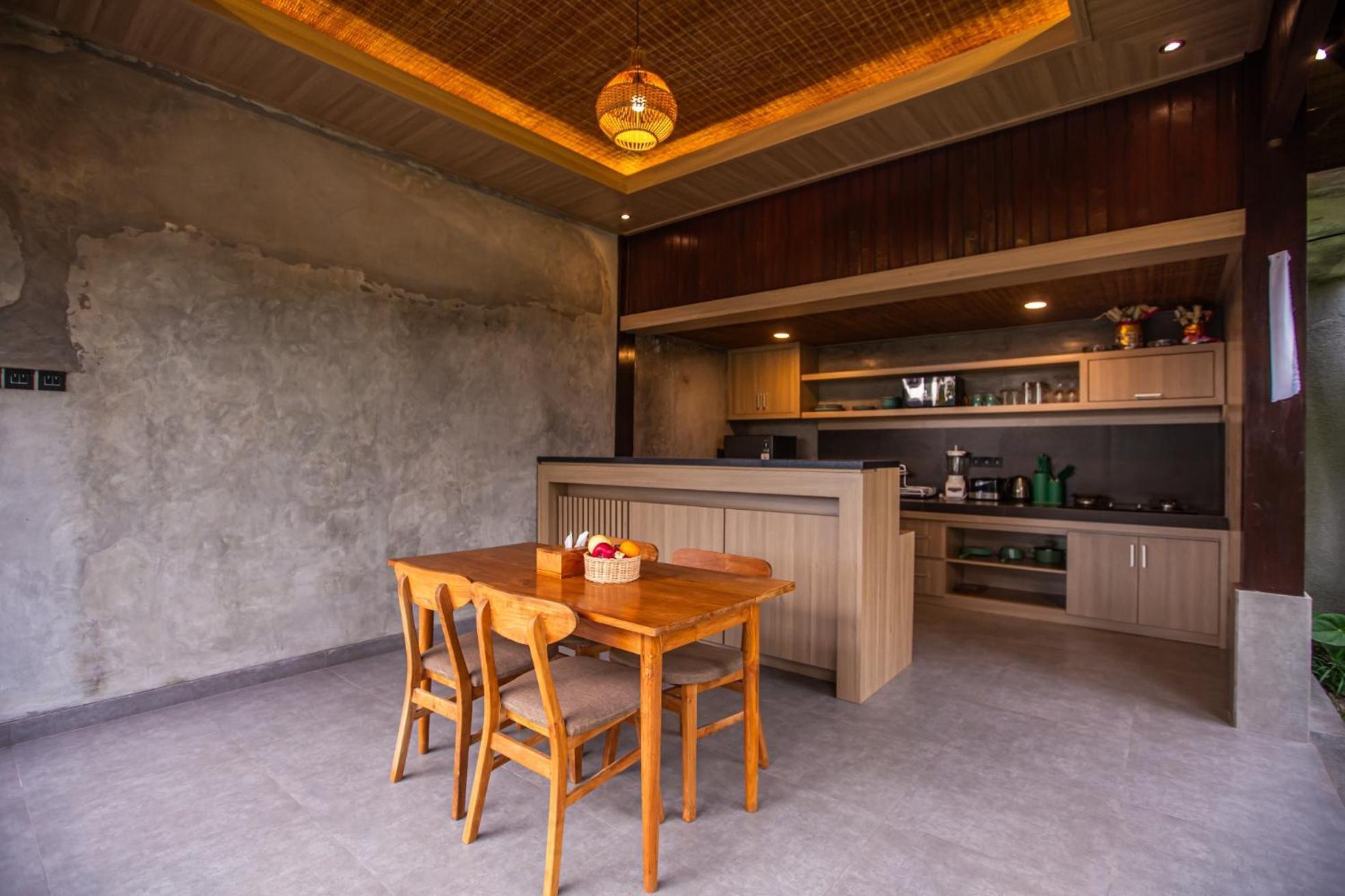 Jero Kelodan - Yeh Gangga Villa Tabanan (Bali)